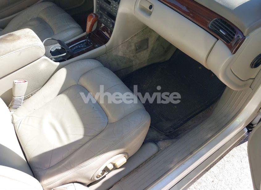 Photo 5 of 2002 Cadillac Seville SLS (VIN 1G6KS54Y52U231880)