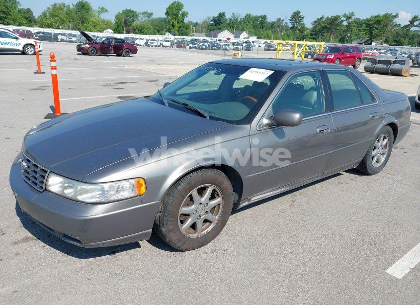 Photo 2 of 1999 Cadillac Seville STS (VIN 1G6KY5494XU934143)
