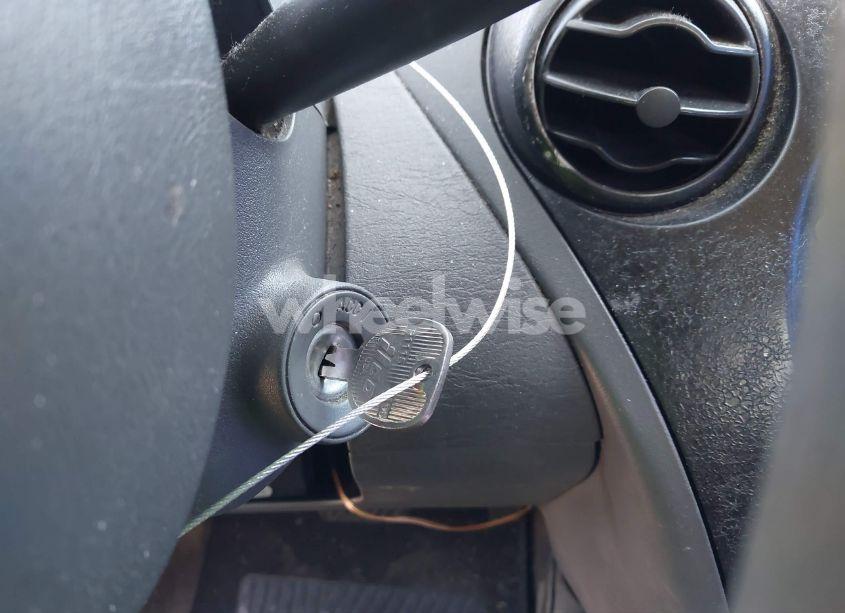 Photo 11 of 2004 Saturn Ion 3 (VIN 1G8AL52F34Z209884)