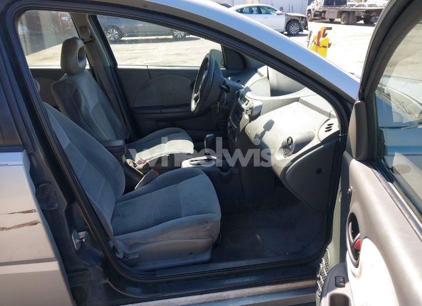 Photo 5 of 2005 Saturn Ion 3 (VIN 1G8AL54FX5Z118318)