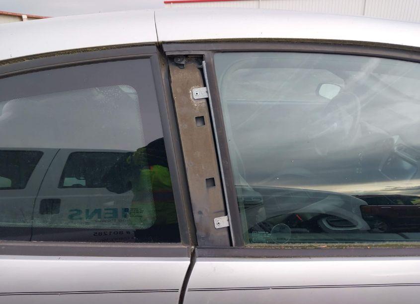 Photo 13 of 2005 Saturn Ion ION 2 (VIN 1G8AN12F15Z183001)