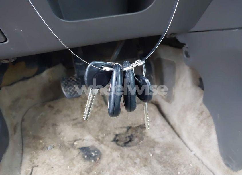 Photo 11 of 2004 Saturn Ion 2 (VIN 1G8AZ52F84Z174466)