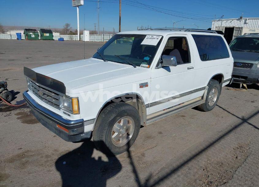 Photo 2 of 1985 Chevrolet Blazer S10 (VIN 1G8CT18B7F0130179)