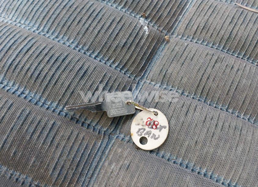 Photo 11 of 1985 Chevrolet Suburban C10 (VIN 1G8EC16L7FF197429)