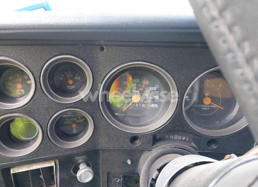 Photo 7 of 1985 Chevrolet Suburban C10 (VIN 1G8EC16L7FF197429)