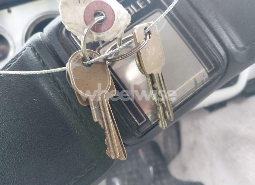 Photo 11 of 1983 Chevrolet Suburban K10 (VIN 1G8EK16L3DF155484)