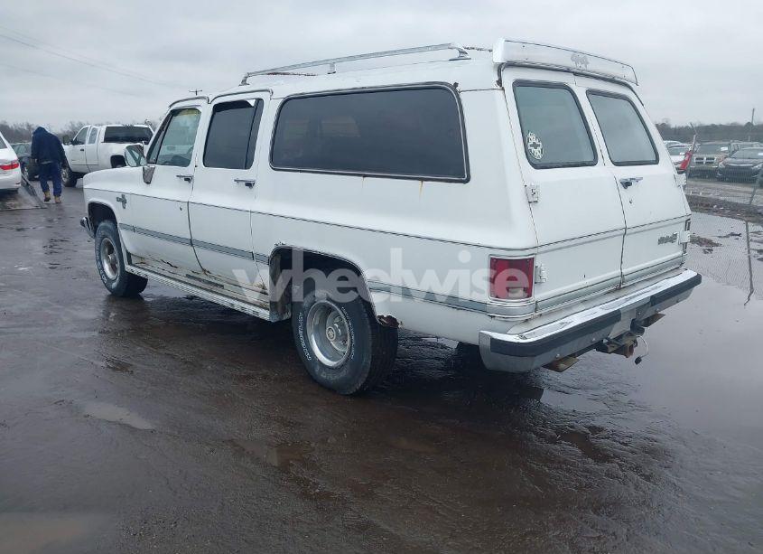 Photo 3 of 1983 Chevrolet Suburban K10 (VIN 1G8EK16L3DF155484)