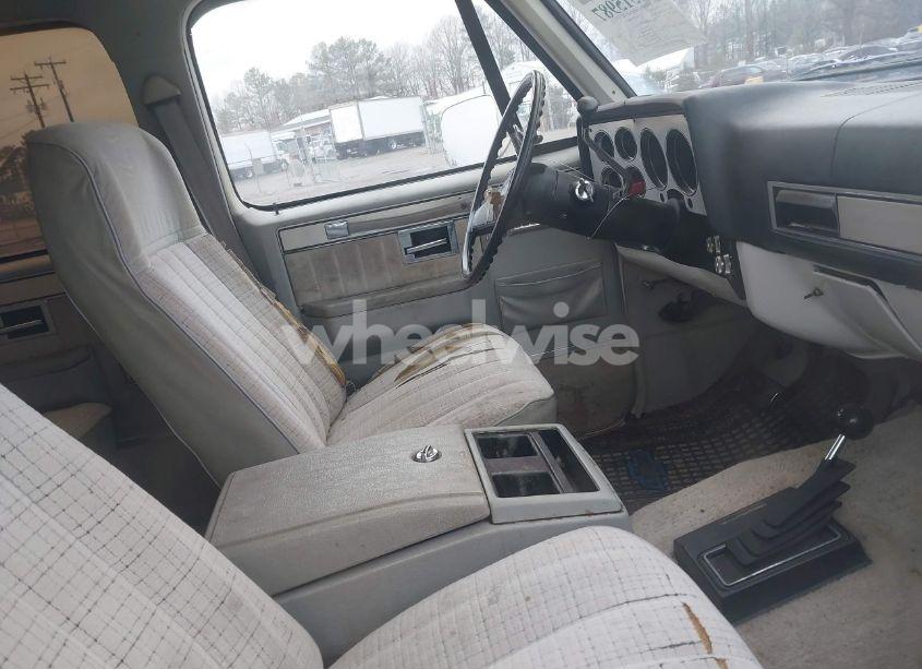Photo 5 of 1983 Chevrolet Suburban K10 (VIN 1G8EK16L3DF155484)