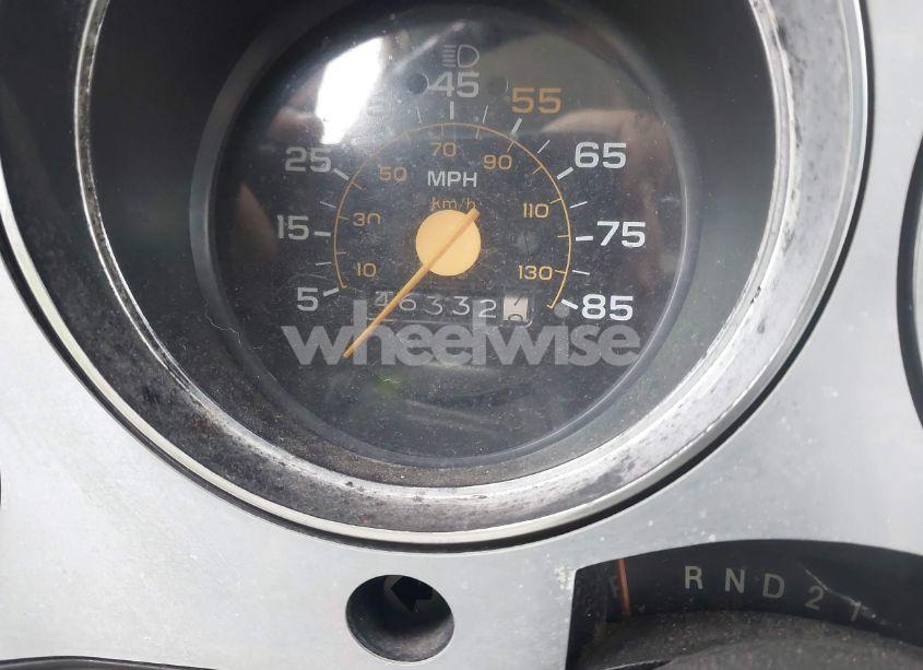 Photo 7 of 1983 Chevrolet Suburban K10 (VIN 1G8EK16L3DF155484)