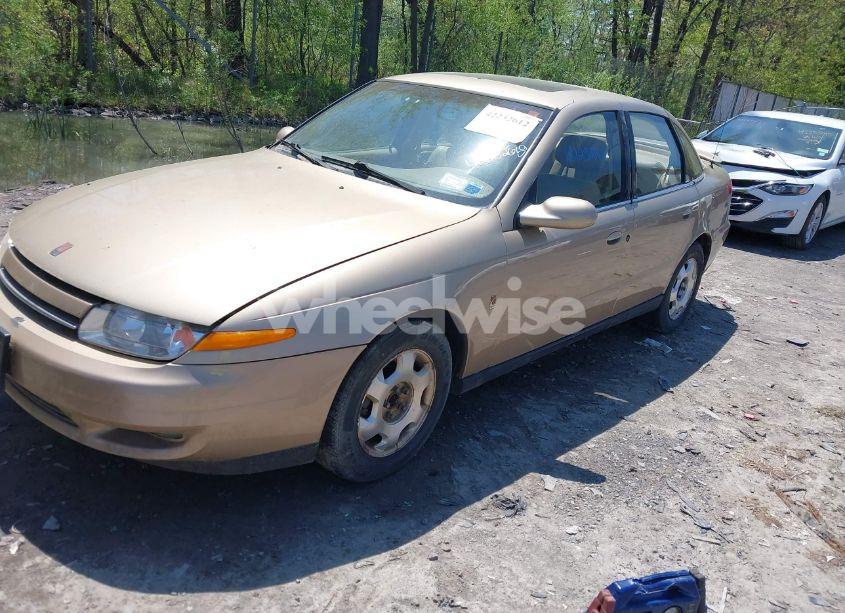 Photo 2 of 2001 Saturn L300 (VIN 1G8JW52R81Y564763)