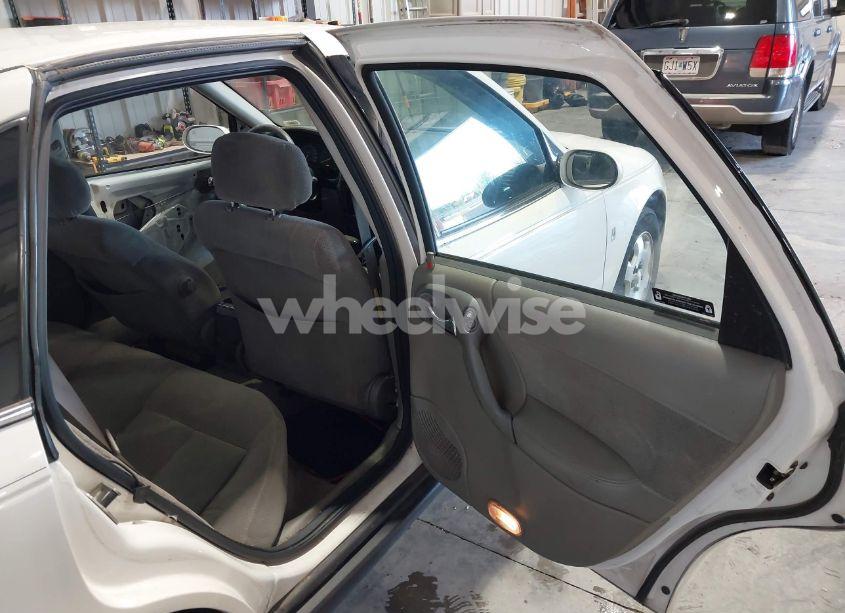 Photo 8 of 2002 Saturn L-series L300 (VIN 1G8JW54R32Y531510)