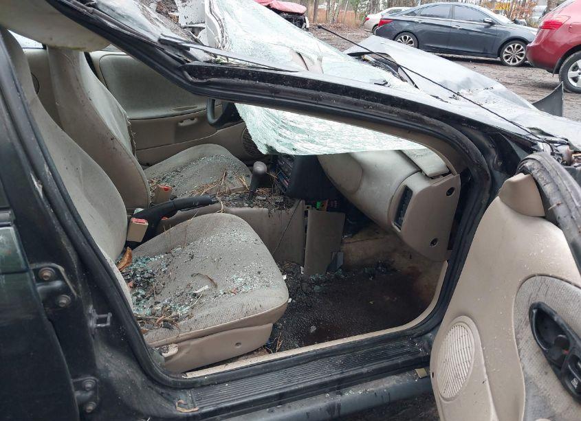 Photo 5 of 1999 Saturn Sl1 N/A (VIN 1G8ZH5280XZ335646)