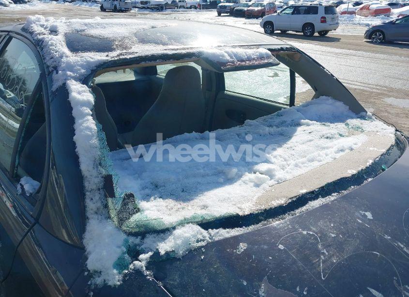 Photo 6 of 2000 Saturn Sl1 N/A (VIN 1G8ZH5280YZ223608)