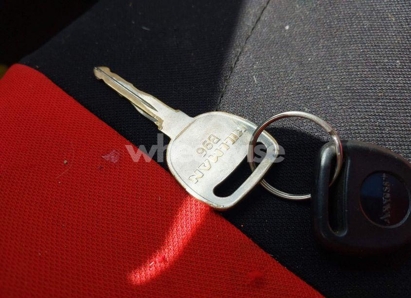 Photo 11 of 2000 Saturn Sl1 N/A (VIN 1G8ZH5280YZ251280)