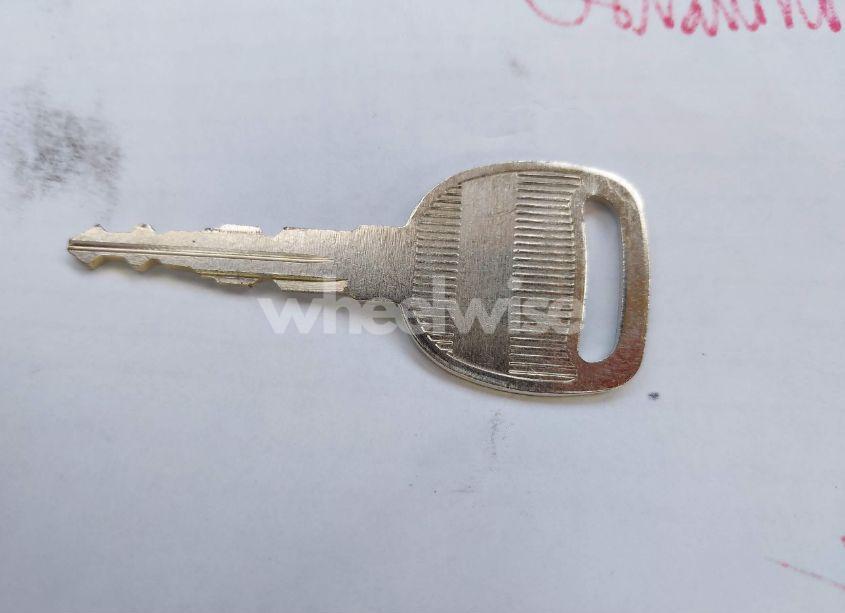 Photo 11 of 2000 Saturn Sl1 N/A (VIN 1G8ZH5284YZ111006)