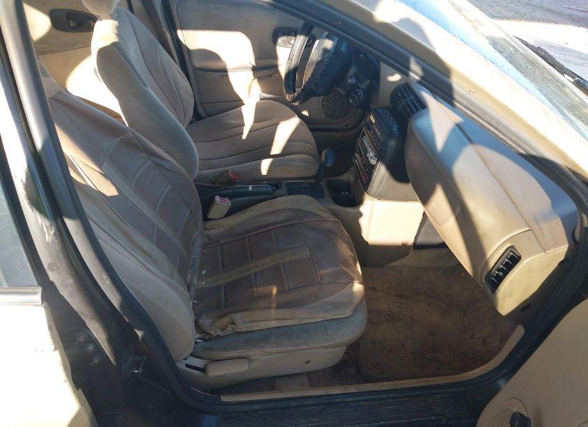 Photo 5 of 1999 Saturn Sl1 N/A (VIN 1G8ZH5287XZ129529)