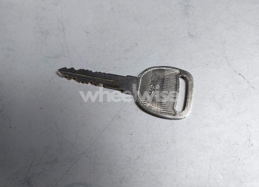 Photo 11 of 2000 Saturn Sl2 N/A (VIN 1G8ZK5270YZ194331)