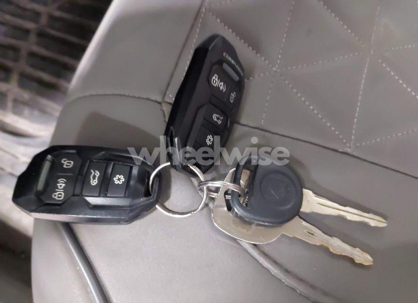 Photo 11 of 2000 Saturn Sl2 N/A (VIN 1G8ZK5273YZ233882)