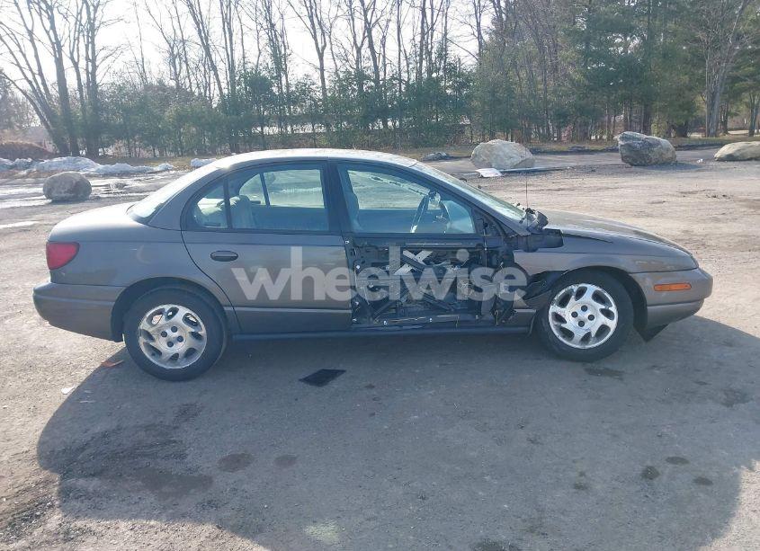 Photo 14 of 2000 Saturn Sl2 N/A (VIN 1G8ZK5275YZ244530)