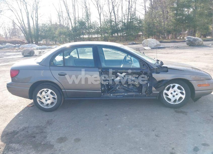 Photo 18 of 2000 Saturn Sl2 N/A (VIN 1G8ZK5275YZ244530)