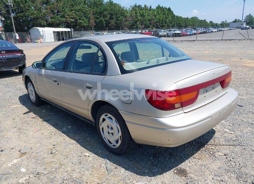 Photo 3 of 2000 Saturn Sl2 N/A (VIN 1G8ZK5278YZ234610)