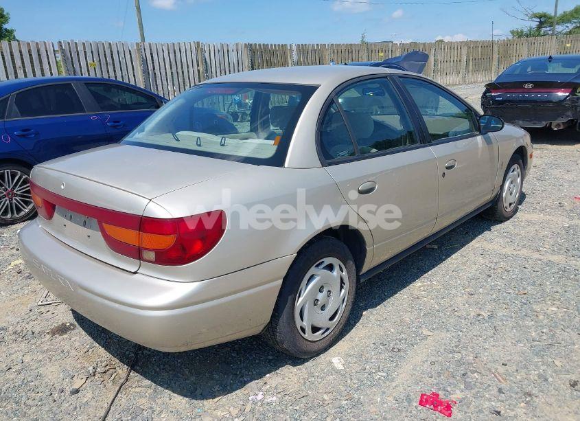 Photo 4 of 2000 Saturn Sl2 N/A (VIN 1G8ZK5278YZ234610)