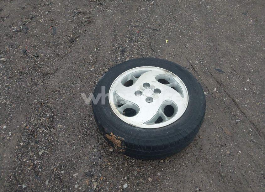 Photo 12 of 2002 Saturn S-series SC2 (VIN 1G8ZR12762Z297944)