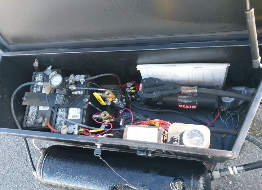 Photo 10 of 2022 Triple G 20FT AIR RIDE CAR HAUL (VIN 1G91A2023NA589163)