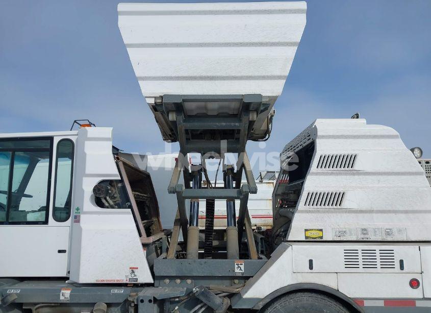 Photo 12 of 2018 Global Environmental M4 HSD (VIN 1G9GS4HL0JS462004)