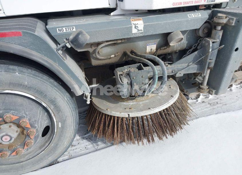 Photo 14 of 2018 Global Environmental M4 HSD (VIN 1G9GS4HL0JS462004)