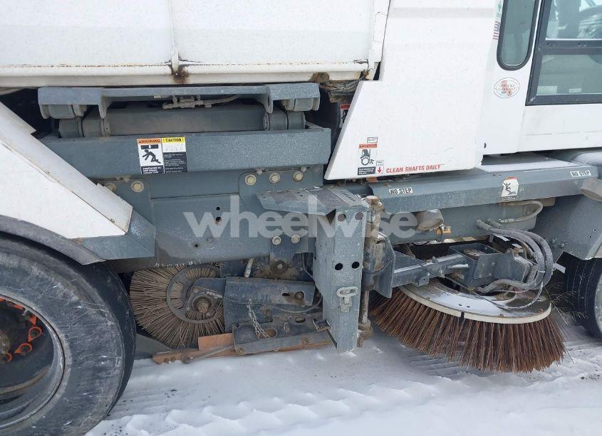 Photo 17 of 2018 Global Environmental M4 HSD (VIN 1G9GS4HL0JS462004)