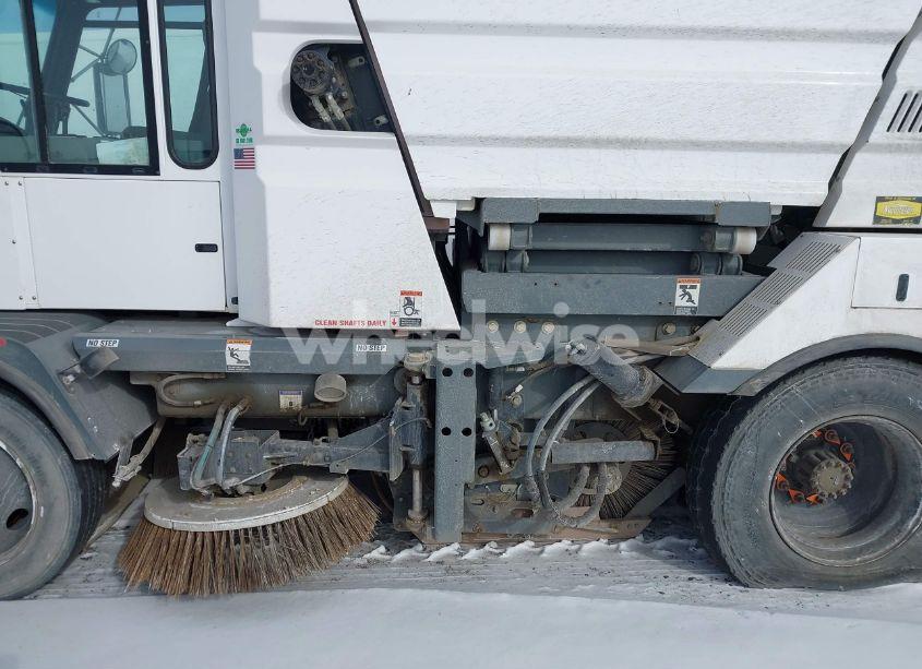 Photo 18 of 2018 Global Environmental M4 HSD (VIN 1G9GS4HL0JS462004)