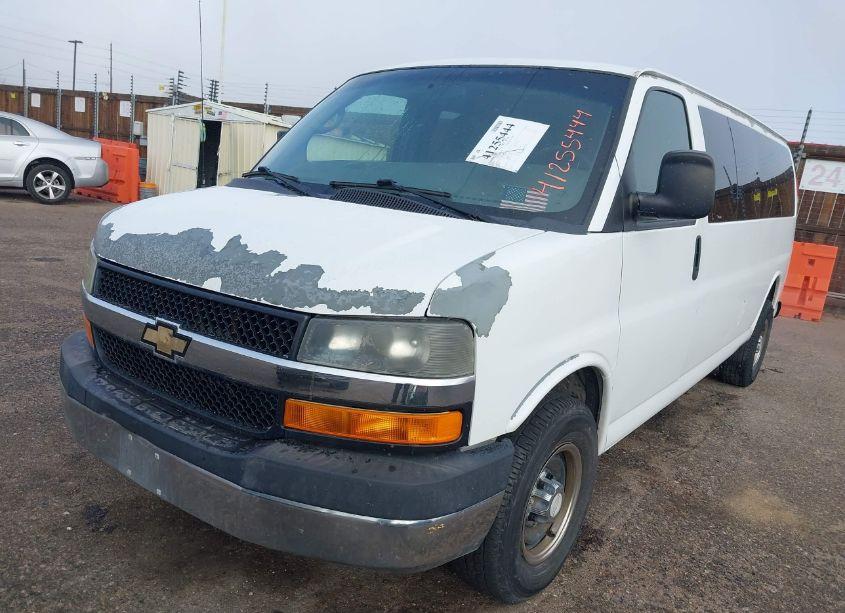 Photo 2 of 2010 Chevrolet Express 3500 LT (VIN 1GA2G1DG1A1154139)