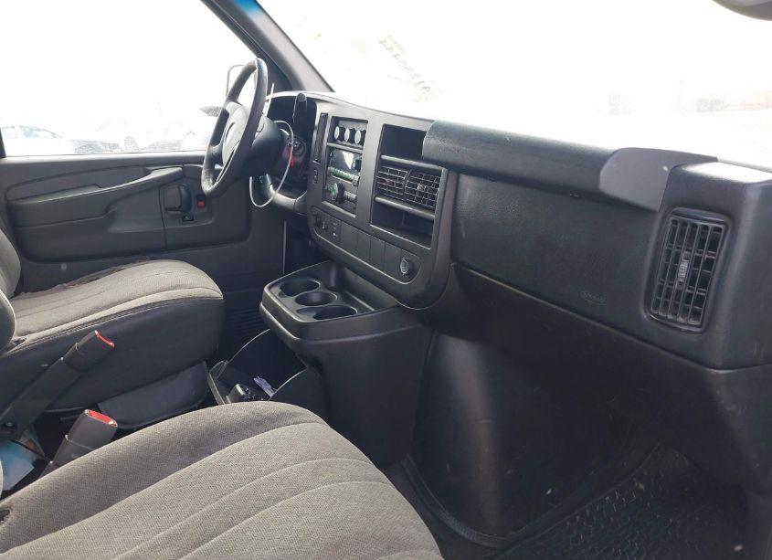 Photo 5 of 2010 Chevrolet Express 3500 LT (VIN 1GA2G1DG1A1154139)