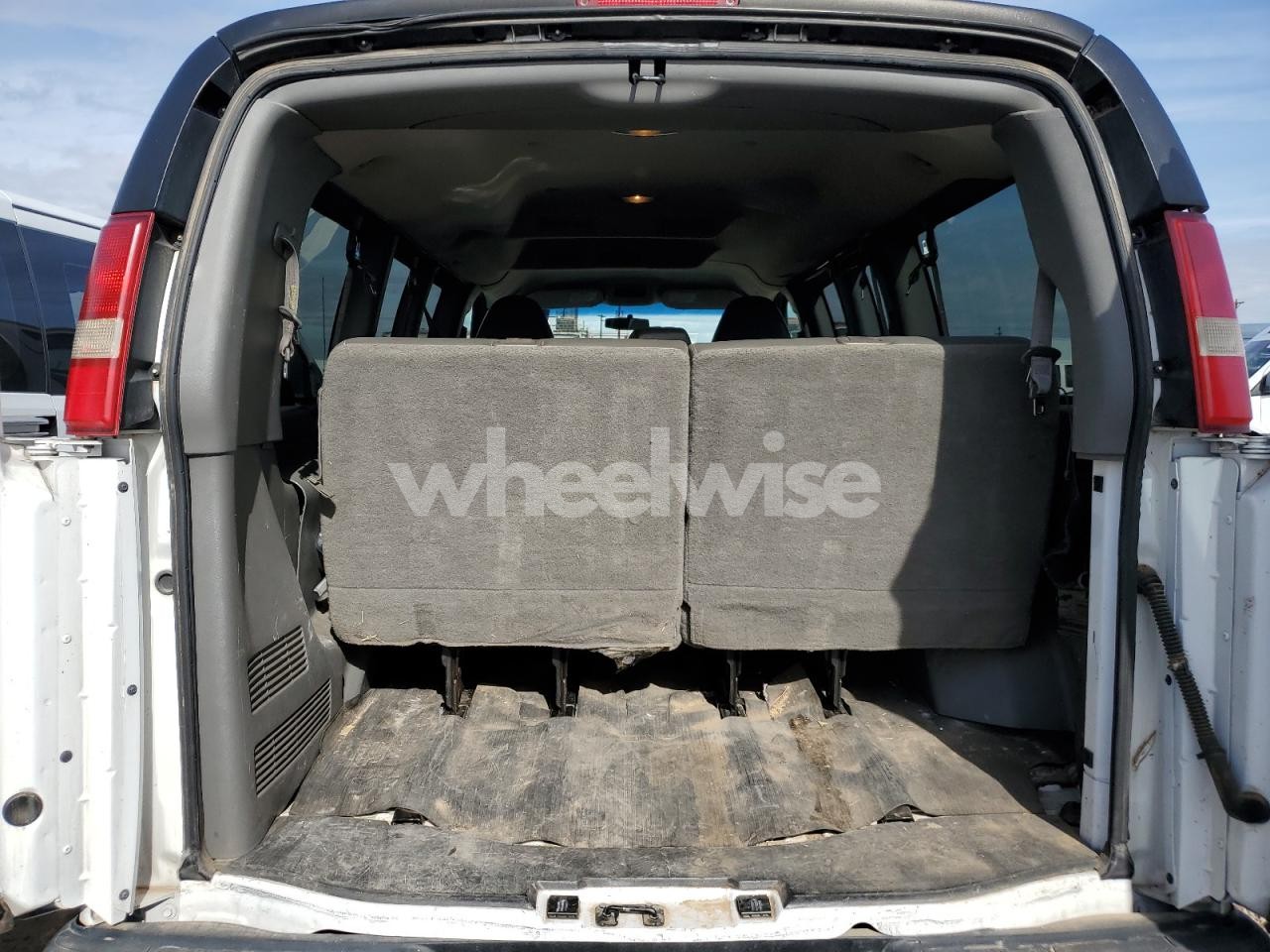 Photo 10 of 2010 CHEVROLET EXPRESS G3500 LS (VIN 1GA2GXDG0A1116453)