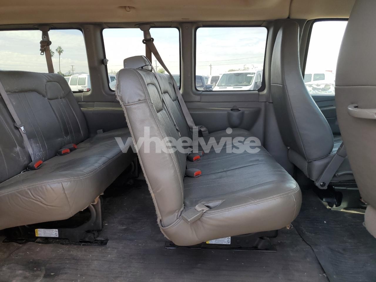 Photo 11 of 2010 CHEVROLET EXPRESS G3500 LS (VIN 1GA2GXDG0A1116453)