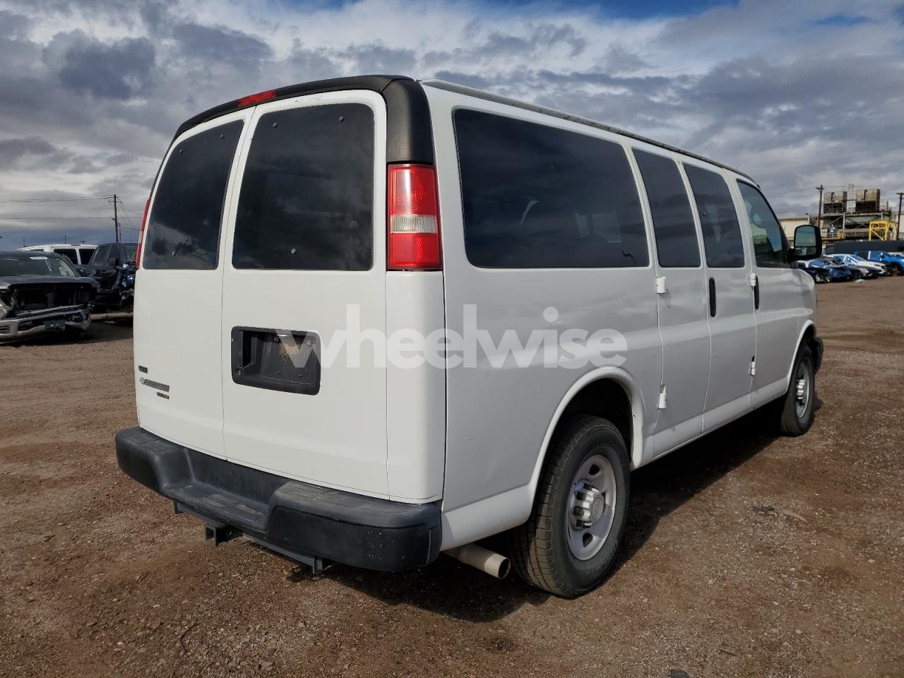 Photo 3 of 2010 CHEVROLET EXPRESS G3500 LS (VIN 1GA2GXDG0A1116453)