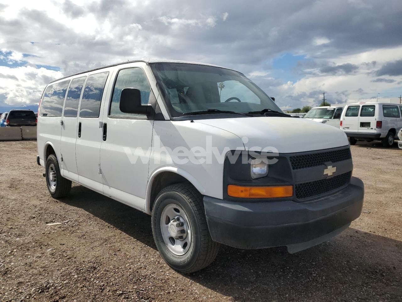 Photo 4 of 2010 CHEVROLET EXPRESS G3500 LS (VIN 1GA2GXDG0A1116453)