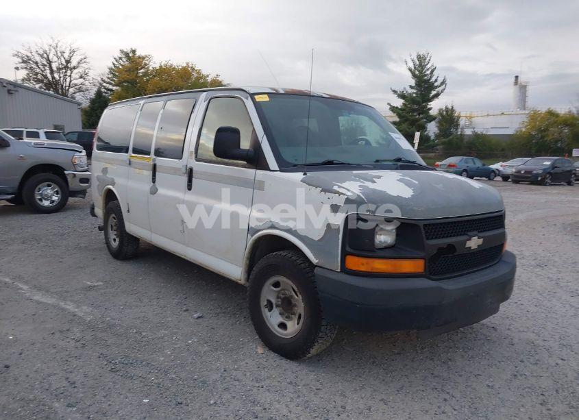 2008 Chevrolet Express LS (VIN 1GAGG25K781193262) main photo