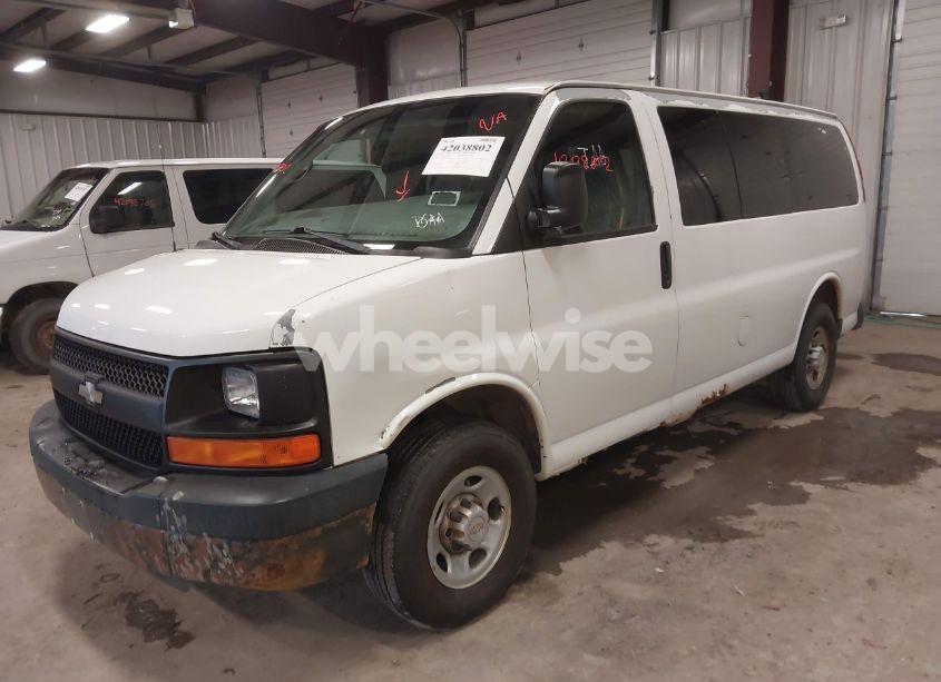 Photo 2 of 2008 Chevrolet Express LS (VIN 1GAGG25K881144622)