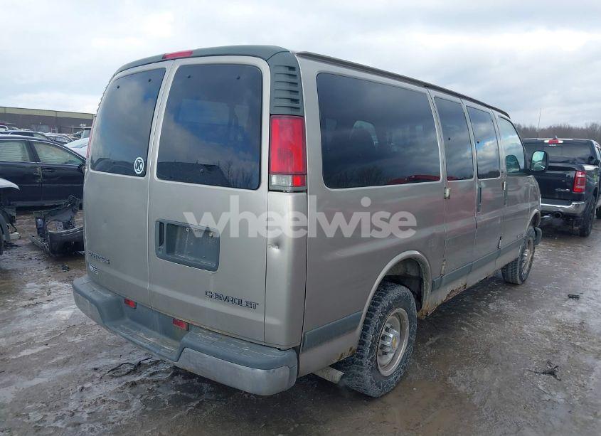 Photo 4 of 2002 Chevrolet Express (VIN 1GAGG25R121216538)
