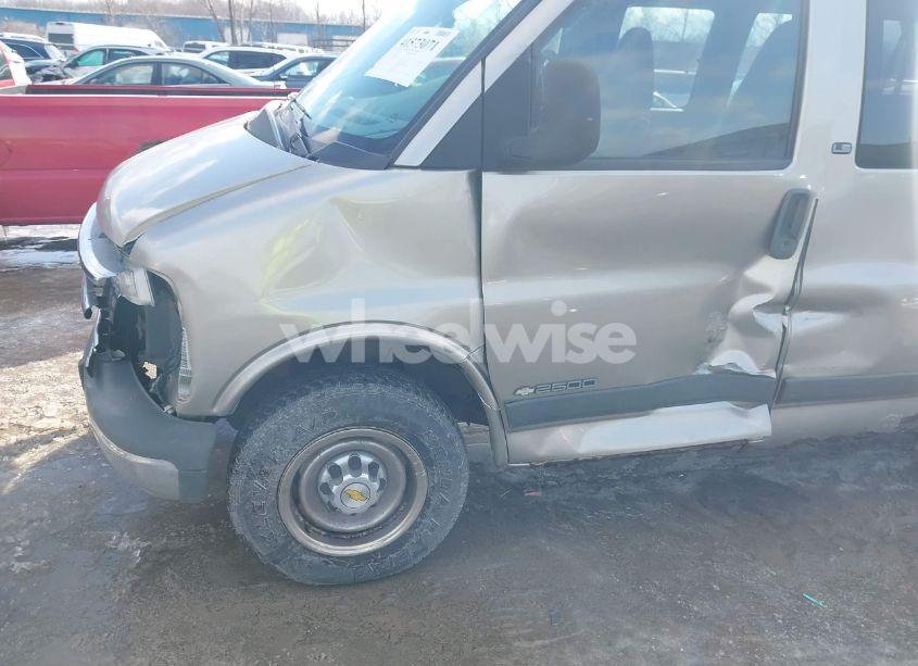 Photo 6 of 2002 Chevrolet Express (VIN 1GAGG25R121216538)
