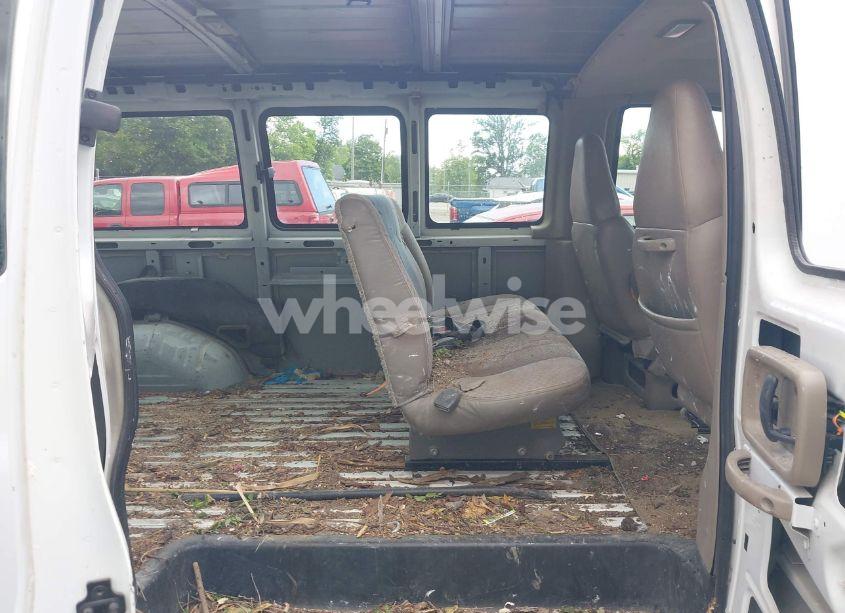 Photo 8 of 2001 Chevrolet Express (VIN 1GAGG25R911227950)