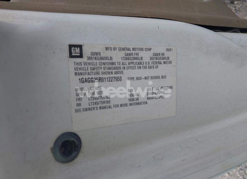 Photo 9 of 2001 Chevrolet Express (VIN 1GAGG25R911227950)