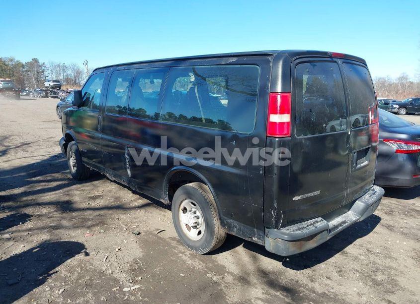 Photo 3 of 2005 Chevrolet Express (VIN 1GAGG25U651239189)