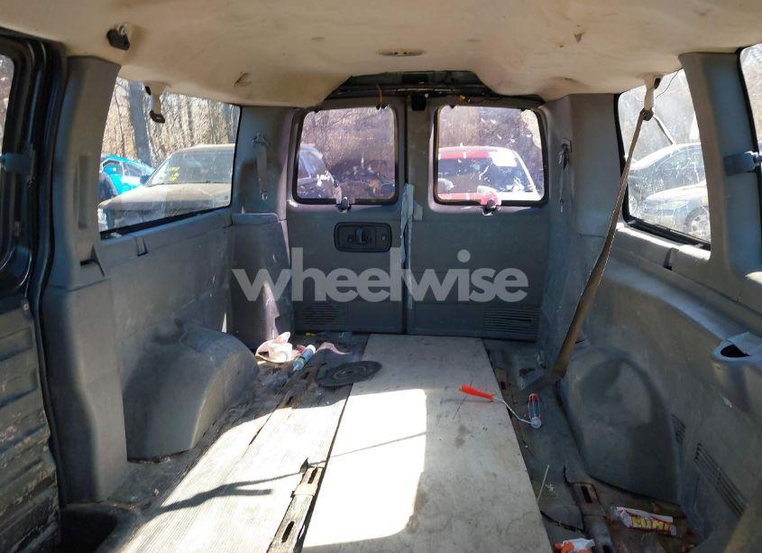 Photo 8 of 2005 Chevrolet Express (VIN 1GAGG25U651239189)