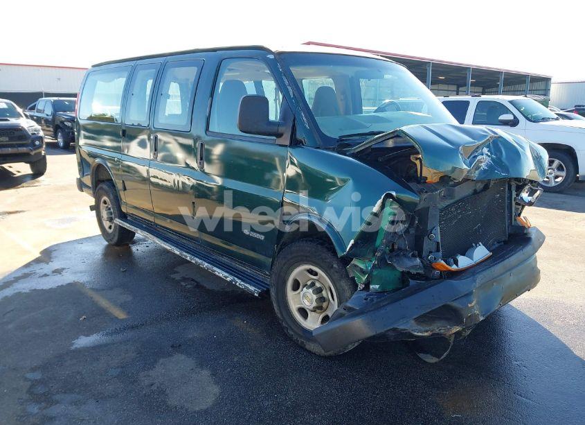 2005 Chevrolet Express (VIN 1GAGG25V251242079) main photo