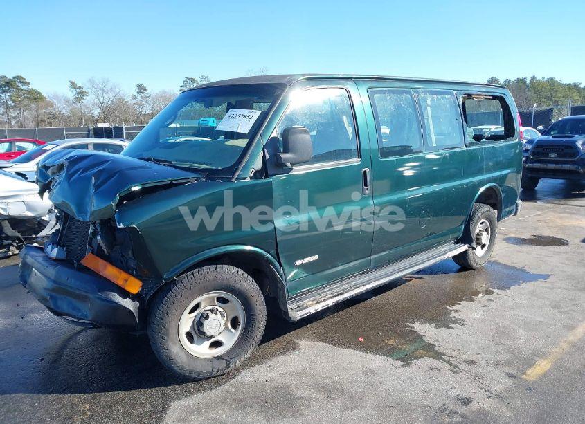 Photo 2 of 2005 Chevrolet Express (VIN 1GAGG25V251242079)