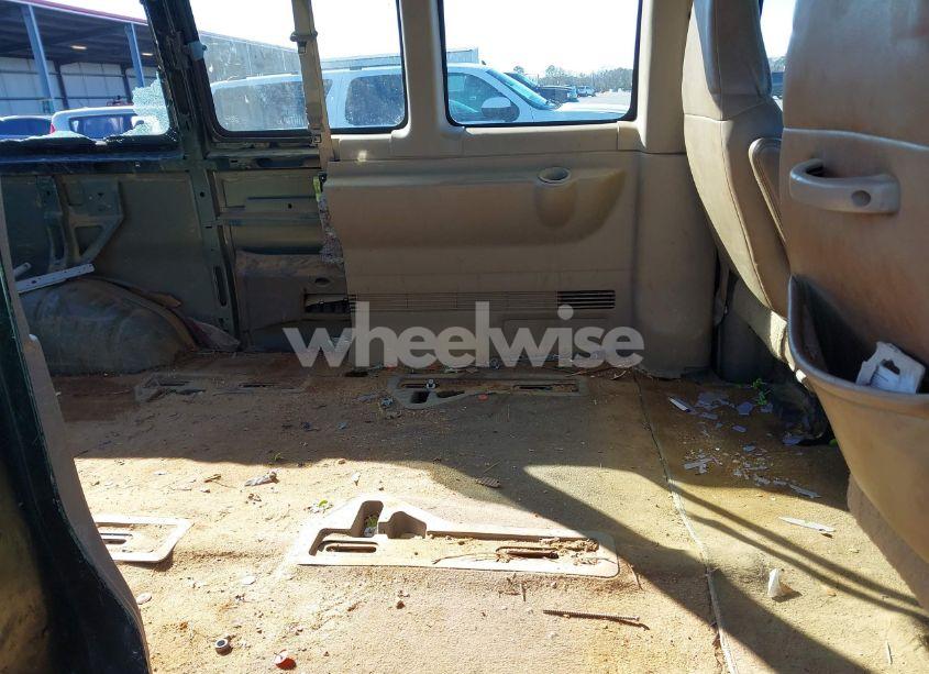 Photo 8 of 2005 Chevrolet Express (VIN 1GAGG25V251242079)