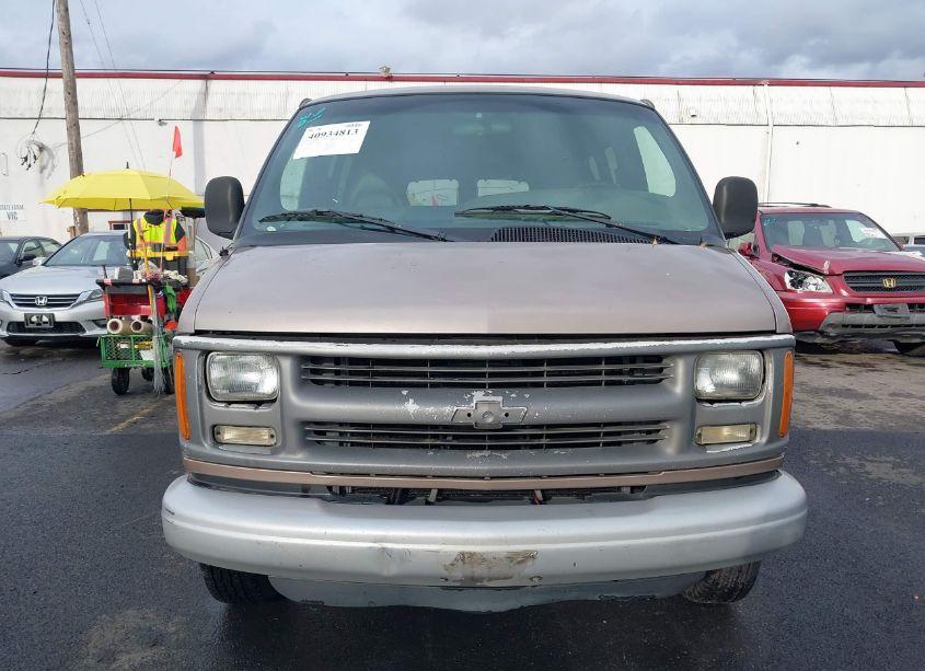Photo 12 of 2002 Chevrolet Express (VIN 1GAGG29R021130549)